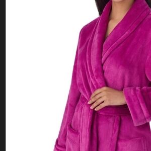 La Senza Fuschsia Plush Bathrobe
